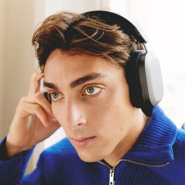 mondo-over-ear-sport-bluetooth-headphones-duplantis-3-600x600